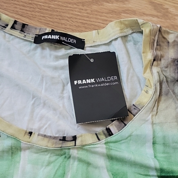 Short Sleeve Top - Picture 3 of 4